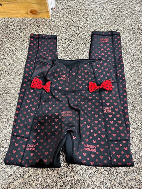 Disney | Crowned Athletics Mickey Print Bow leggings Small Like New